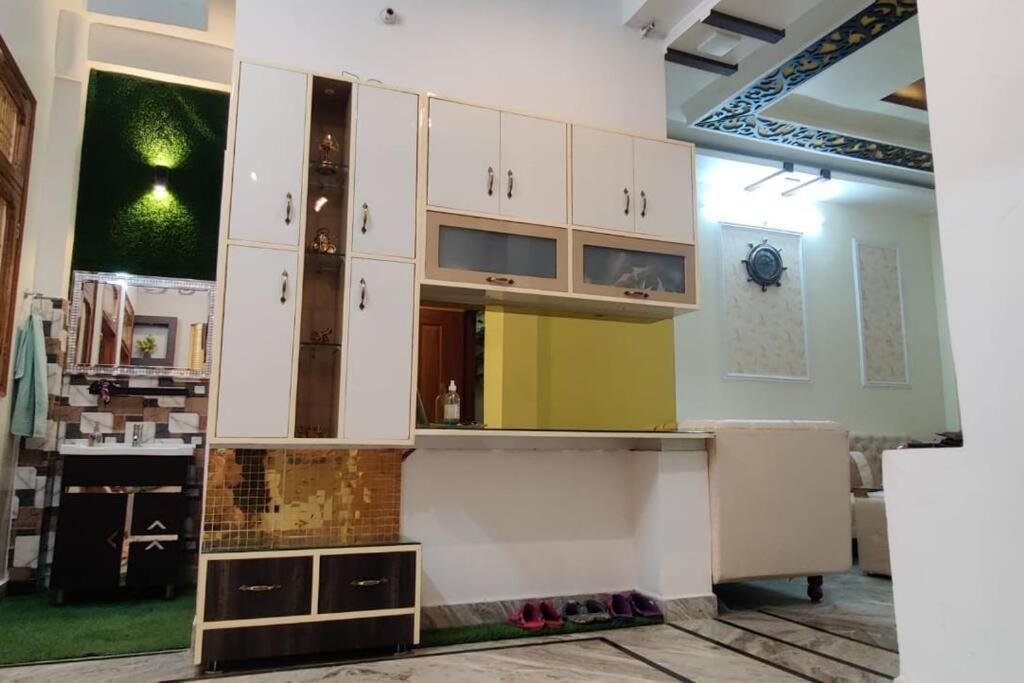 Blessing'S Home Stay 4 Bedroom Luxury Villa Lucknow Exterior photo